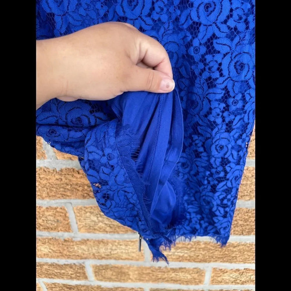 DIANE VON FURSTENBERG Royal Blue Lace Mini Dress 4 - Picture 8 of 16